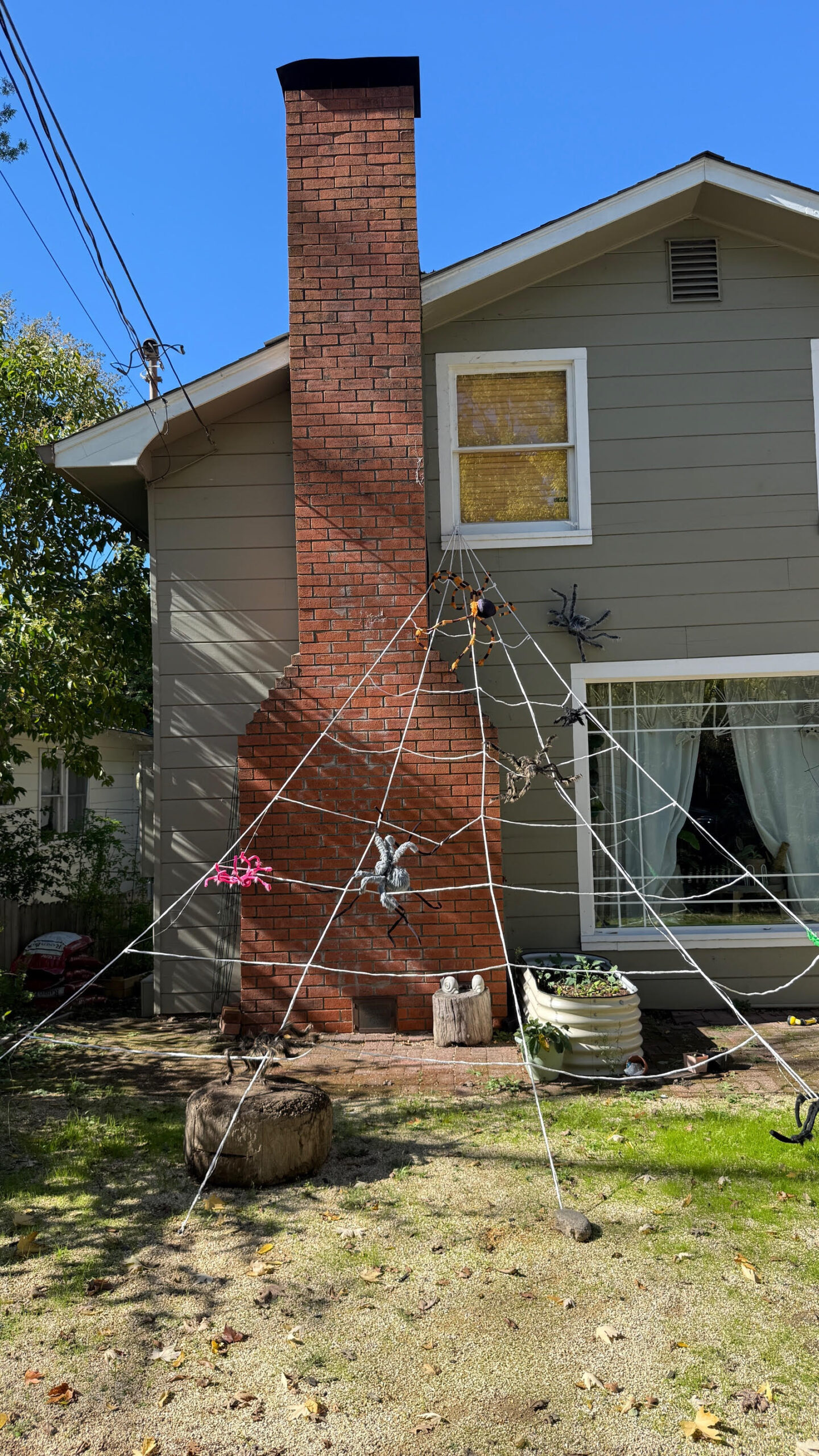 Fitch house Holloween decor in Healdsburg